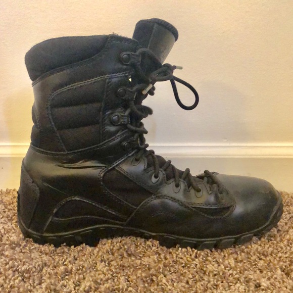 vibram combat boots black